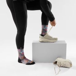 Alternative view of Women's Trail Run Triangle Prism Print Crew Socks