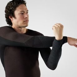 Alternative view of Men's Intraknit™ Thermal Merino Base Layer Colorblock Crew