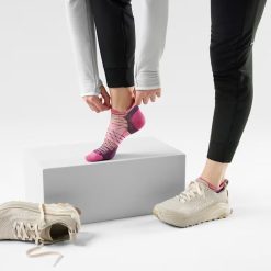 Alternative view of Women's Run Stripe Low Ankle Socks