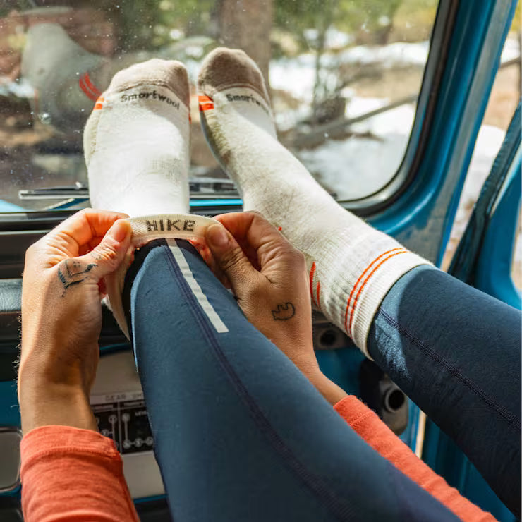Women's Hike Mid Crew Socks - Image 2
