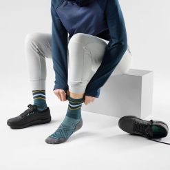 Alternative view of Women's Run Mid Crew Socks